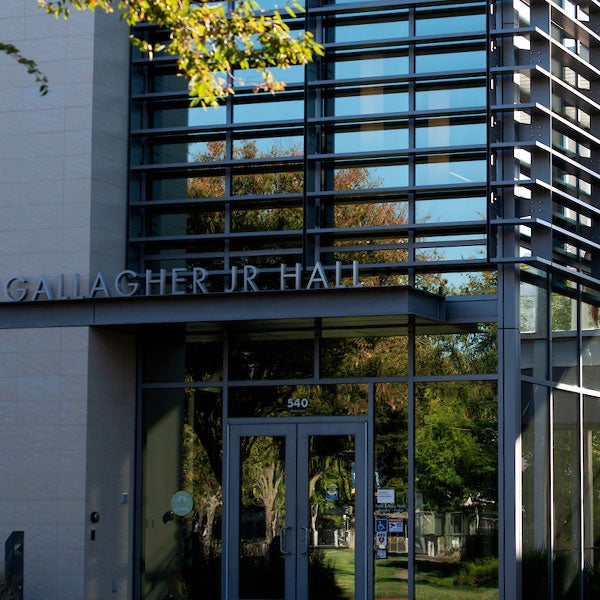 The front entrance to Gallagher Hall at the ֱ Graduate School of Management