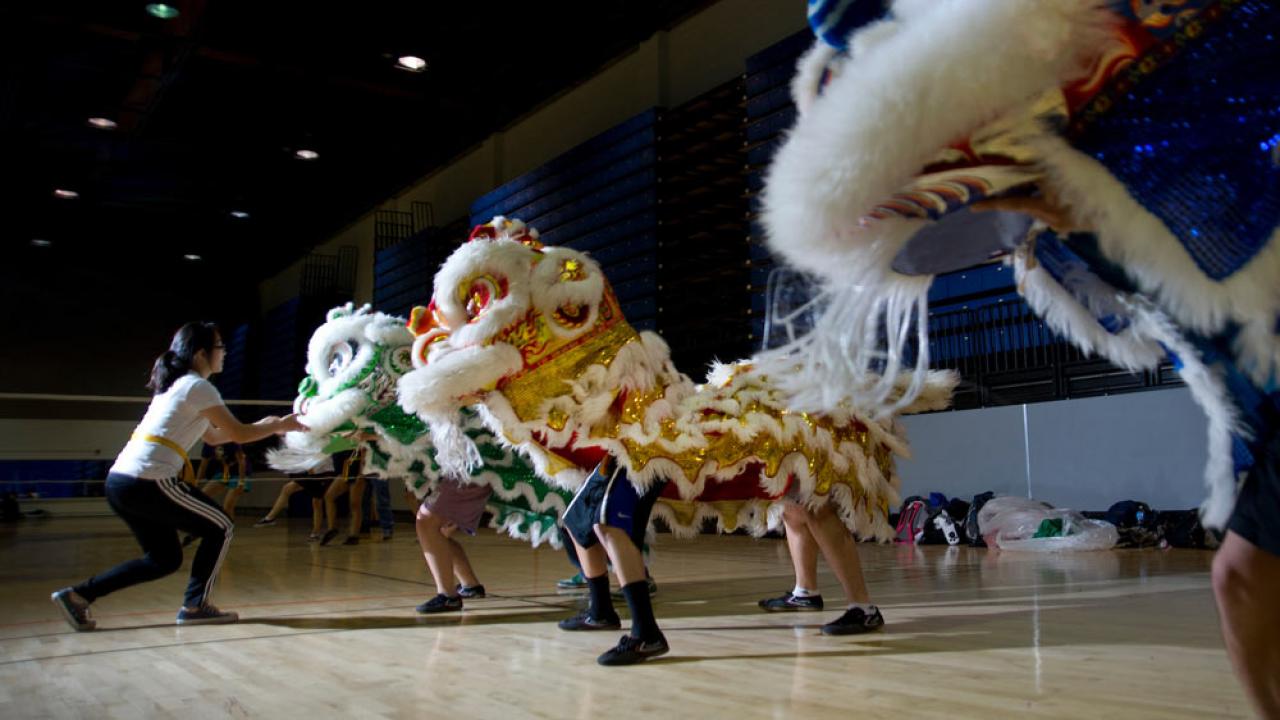 Students practice in the dancing lion dance club at ֱ